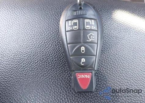 2014 Chrysler Town & Country Touring from USA, damaged, VIN 2C4RC1BG1ER397195